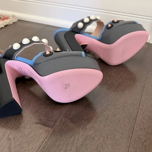 Fendi Black and Pink Platform Heels with Pearl Details - Picture 3 of 3